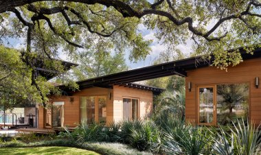 Uma casa que comemora a vida ao ar livre.