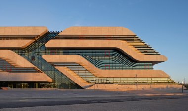 Veja as melhores fotos dos Projetos de Zaha Hadids