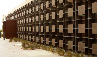 Retagulo em outro nível HBKU Student Center